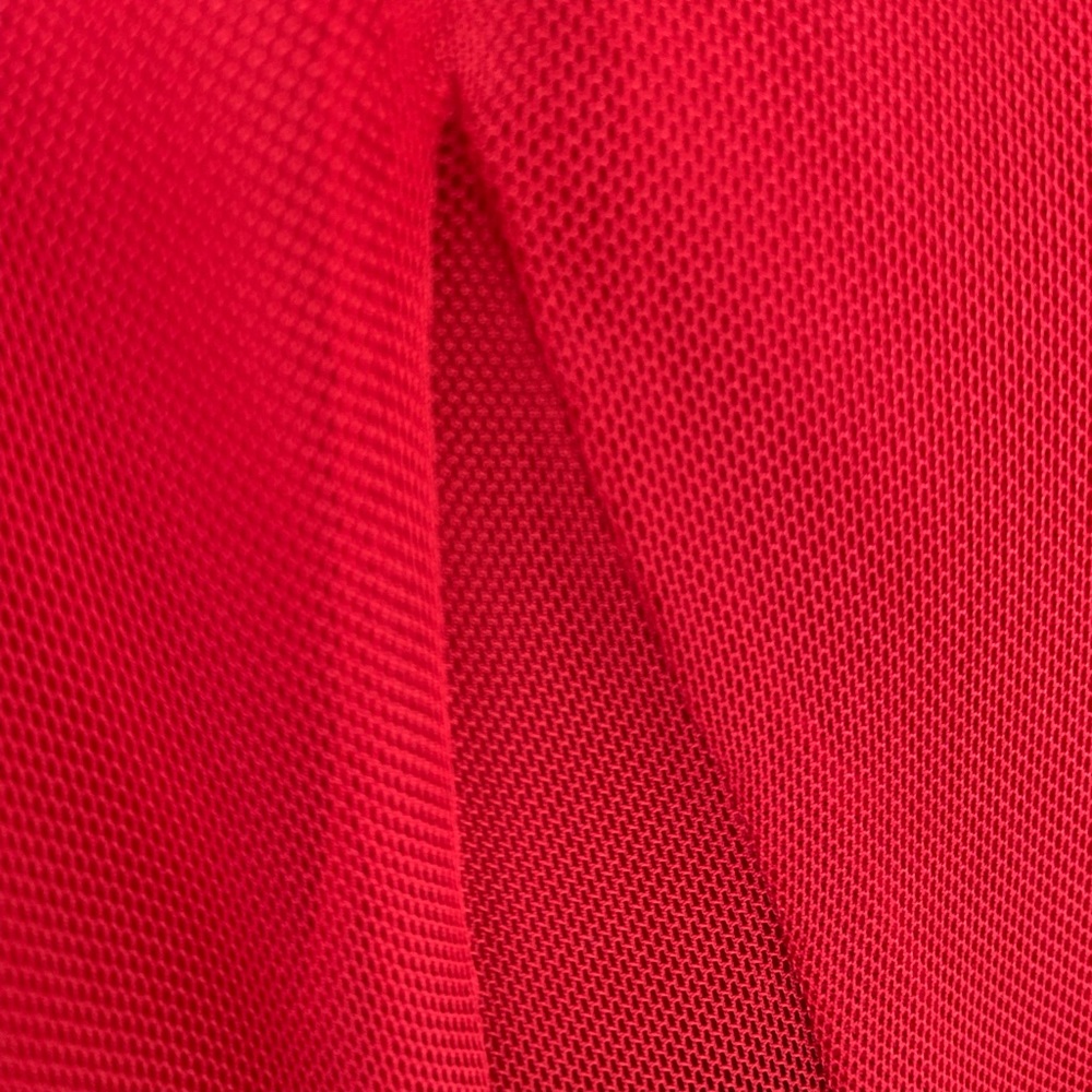 Vibrant red dress with peekaboo cutout - Picture 8 of 8